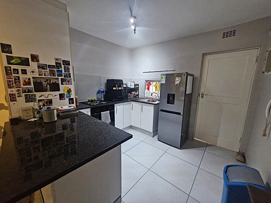 2 Bedroom Property for Sale in Uitzicht Western Cape